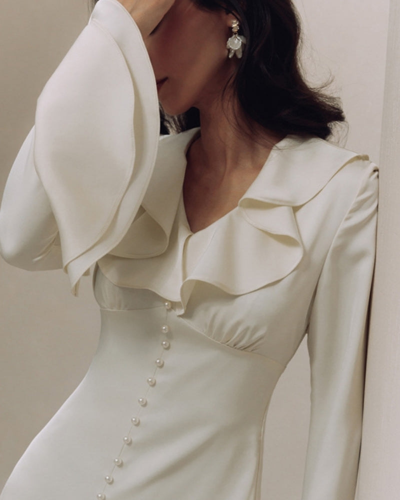 Pearl Button Ruffle Midi Kleid