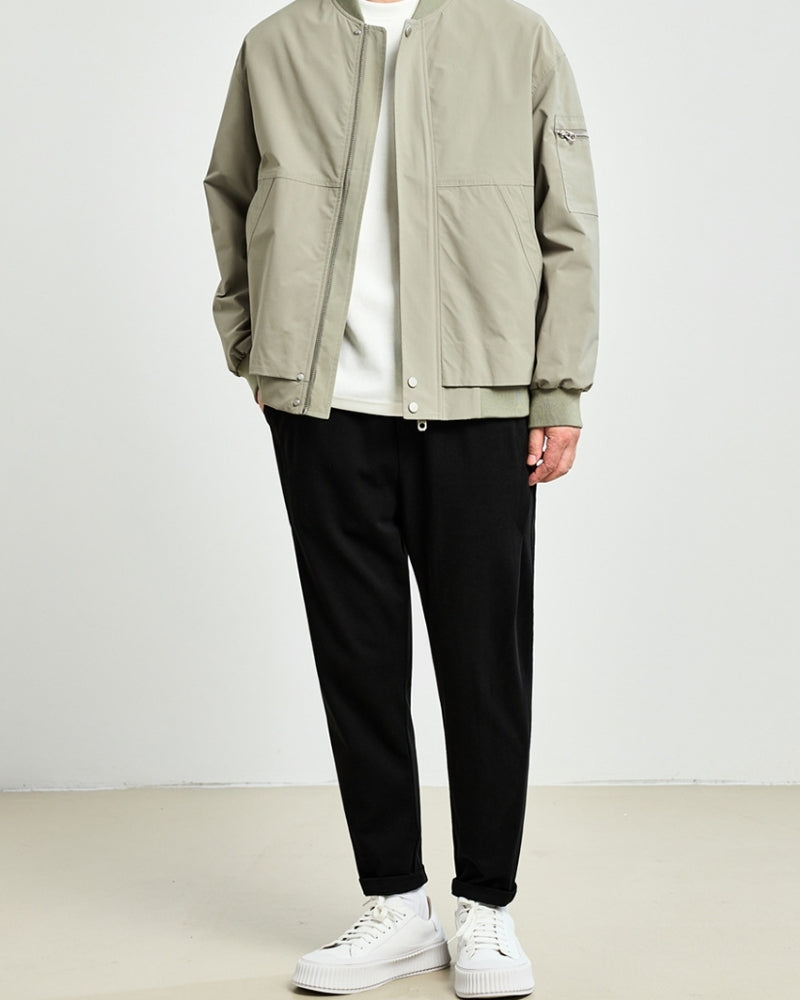 Minimalist Bomber Jacke
